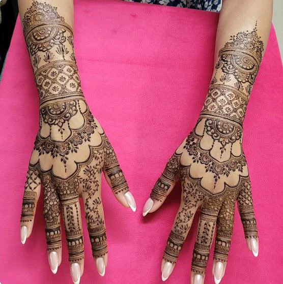 Henna Artistry by Veena