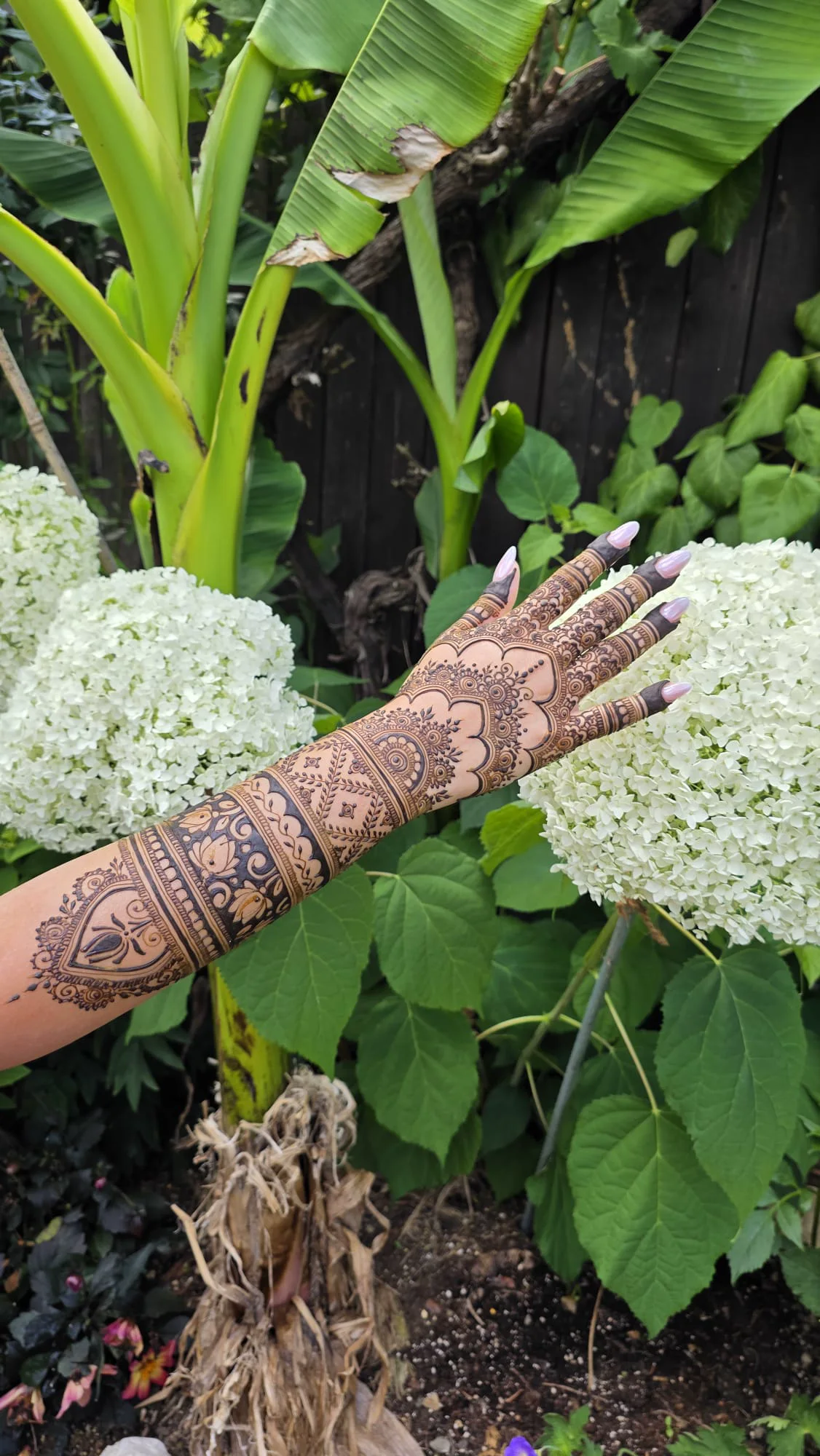 Henna Artistry by Veena