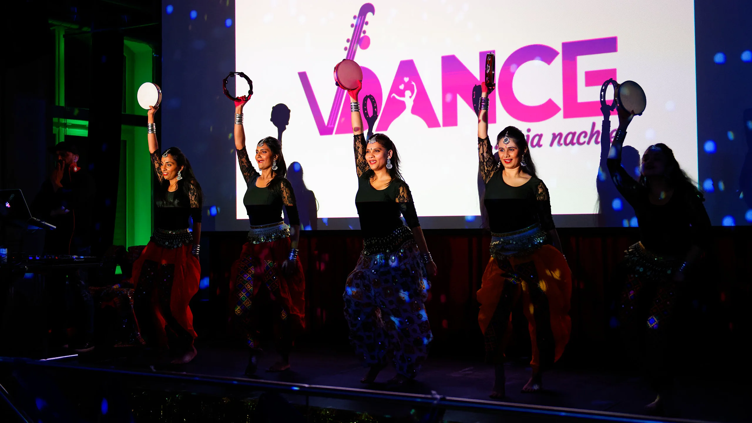 VDance Company professional dance group training